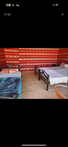 4 twin beds
