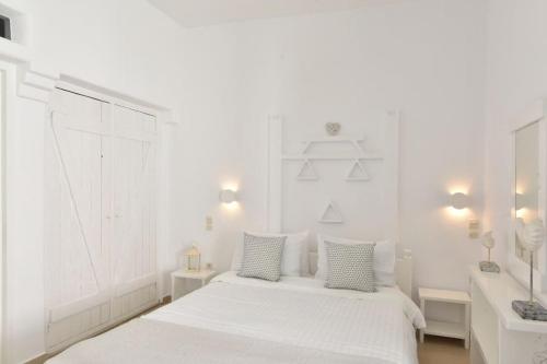 Eleanna's Cycladic Home