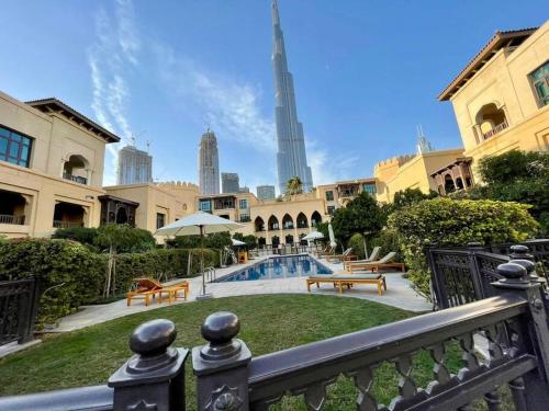 Lux Souk al Bahar Downtown Dubai 1 bedroom flat - Steps to Dubai Mall, Dubaï (photo 2)