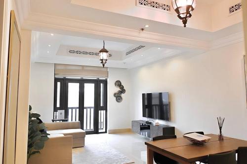 Lux Souk al Bahar Downtown Dubai 1 bedroom flat - Steps to Dubai Mall, Dubaï (photo 3)