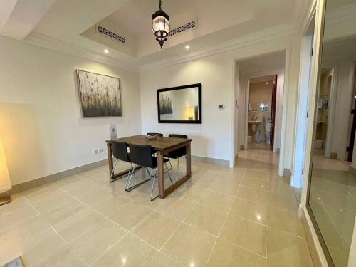 Lux Souk al Bahar Downtown Dubai 1 bedroom flat - Steps to Dubai Mall, Dubaï (photo 4)