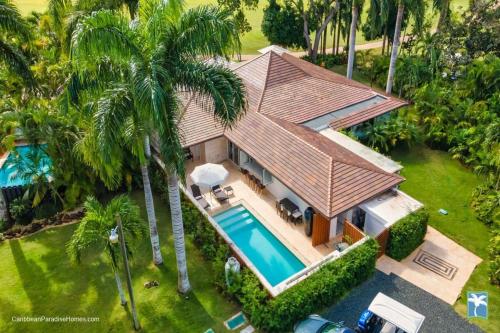 Luxurious 3 Br Golf Villa