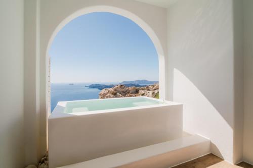 Apeiron Blue Santorini - Adults Only 14 plus - Apeiron Hotels in Mesaria