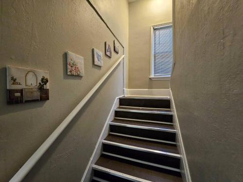 Elegant 4 BR @Cleveland Clinic Area in Cleveland, USA