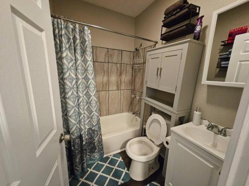 Elegant 4 BR @Cleveland Clinic Area in Cleveland, USA
