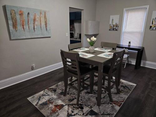 Elegant 4 Bed Room at Cleveland Clinic Area, Cleveland (Foto 4)