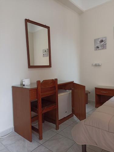 Single Room image 3