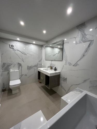 Èze - Appartement dans bas de villa avec piscine près de Monaco, Èze (foto 10)