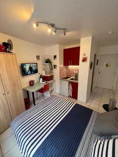 beau studio centre ville et proche gare 1