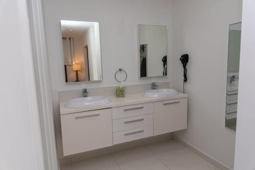 Aruba Luxury Apartment. Low cost