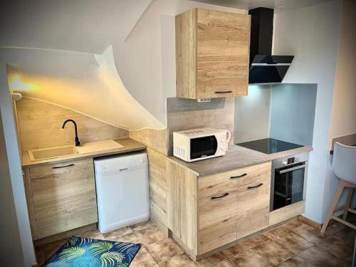 Très bel appartement avec jardin et Jacuzzi (Tres bel appartement avec jardin et Jacuzzi) in Scey-sur-Saone-et-Saint-Albin