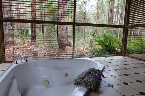 Beedelup House Cottages in Pemberton