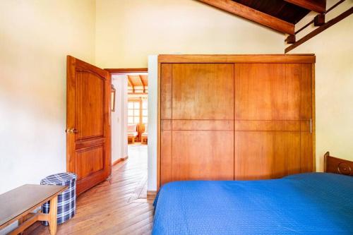 Four-Bedroom House image 10