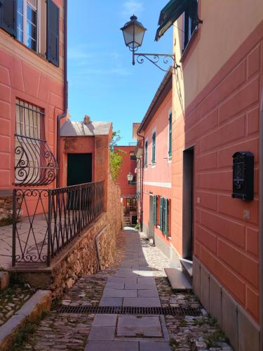 Camera tra le Cinque Terre, Camogli e Portofino. Vista valle e scorcio mare all'orizzonte