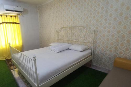 . Fortuna Hotel RedPartner Near Exit Tol Paiton