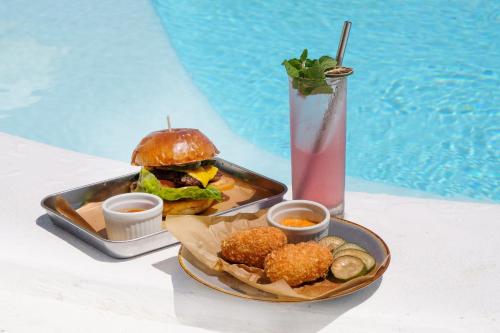 เลอ ไพเรต บีช คลับ นูซา เจนิงัน (Le Pirate Beach Club Nusa Ceningan) in นูซา เจนิงัน