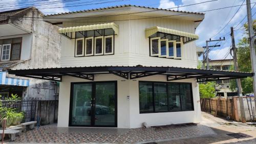 수랏타니 บ้านสุขใจ Baan Sukjai 3성급 호텔 전망