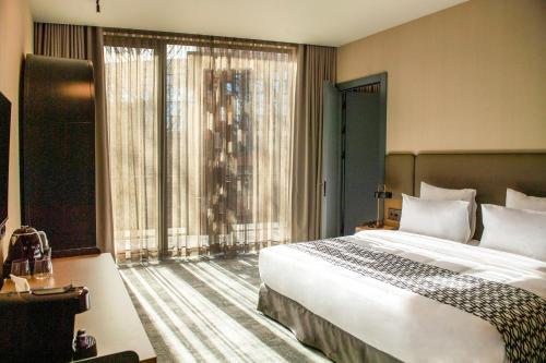 Qarvasla Room Type - Superior With Balcony