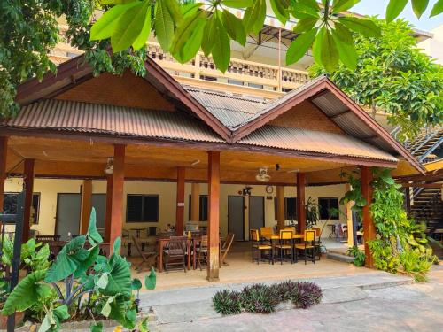 The Shire Guesthouse – Chiang Mai, IA
