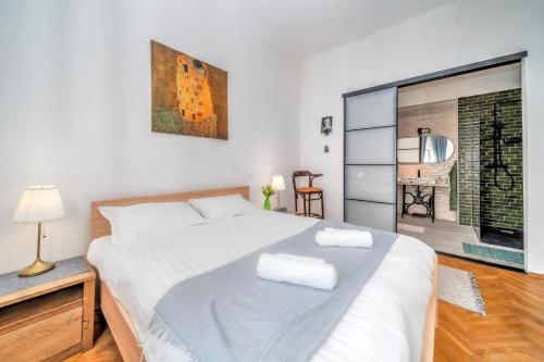 Apartment image 9