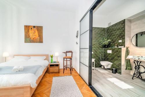 Apartment image 8