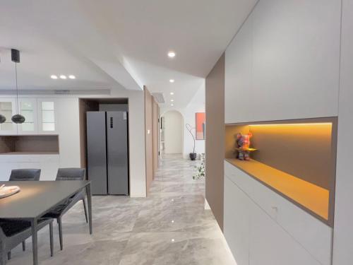 Eastern Hub - Jing'an Temple Branch Sunny Capital, Deluxe 3-Bedroom Apartment, Extra Large Space with Free Mahjong, Shanghai (Foto 5)