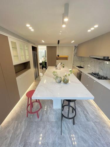 Eastern Hub - Jing'an Temple Branch Sunny Capital, Deluxe 3-Bedroom Apartment, Extra Large Space with Free Mahjong, Shanghai (Foto 7)