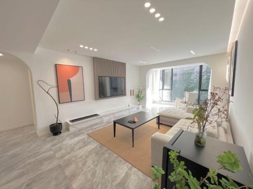 Eastern Hub - Jing'an Temple Branch Sunny Capital, Deluxe 3-Bedroom Apartment, Extra Large Space with Free Mahjong, Shanghai