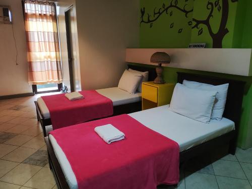 room detail thumbnail 2