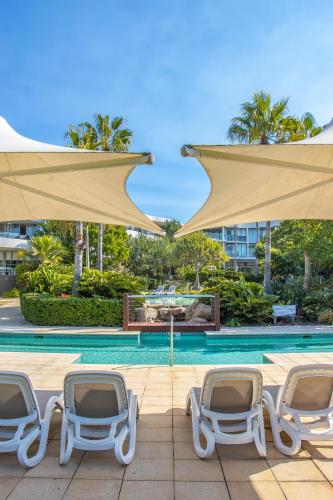 泳池, Casuarina Resort Style 3BR Apartment by uHoliday in 金斯克里夫