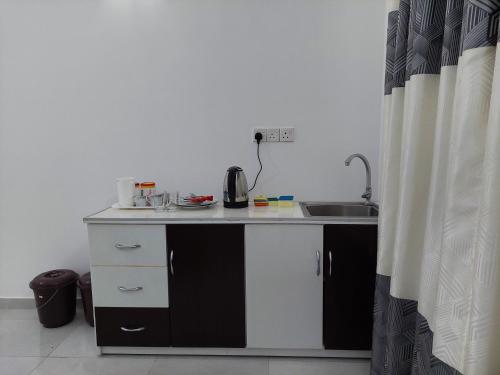 Kitchen, Comfortable Stay in Colombo in Wellampitiya