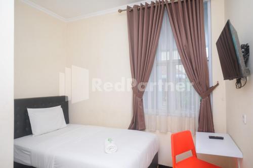 Standard Single Room image 5