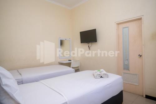 Deluxe Twin Room image 8