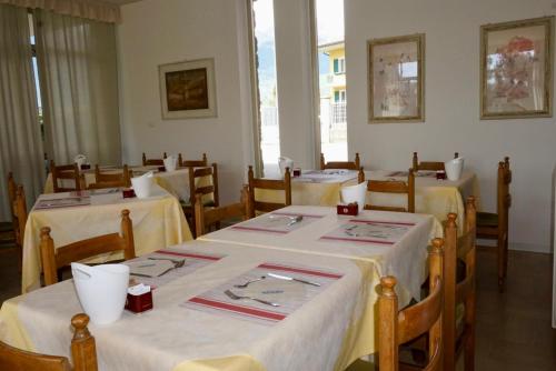 Hotel Diana - main image