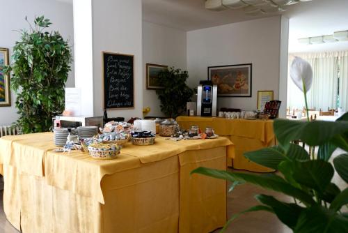 Hotel Diana - image 10