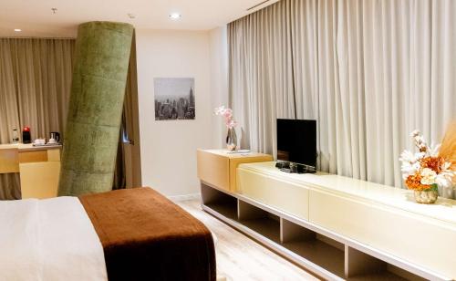 Best Western Premier Ark Hotel - image 14