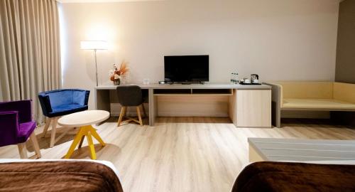 Best Western Premier Ark Hotel - image 2