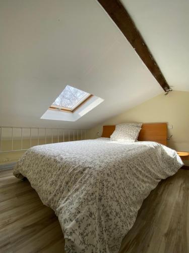 Grand studio in Salles-sous-Bois