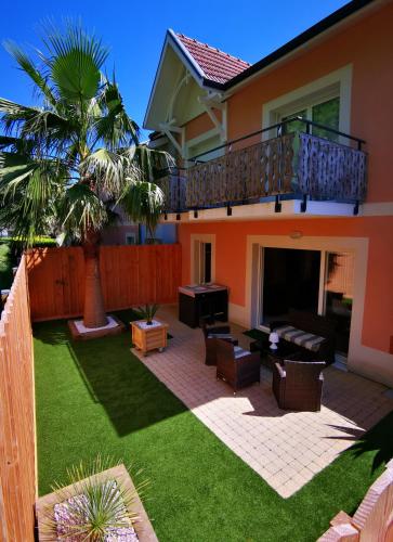 Appartement 90 m2 avec parking terrasse balcons, proche du port et plages