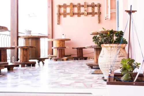 Onar Syros - Rustic Rooms