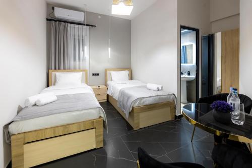 2 twin beds