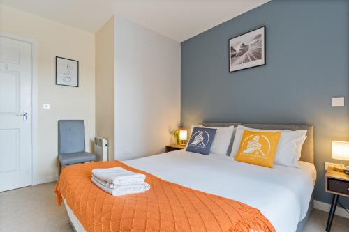 247 Serviced Accommodation in Telford 2 BR Apartment, Телфорд