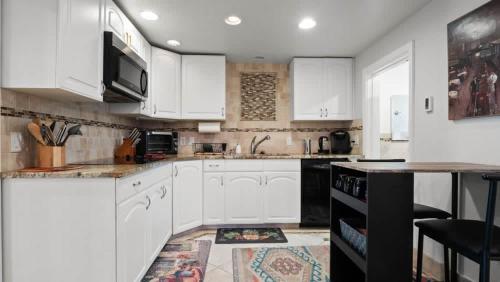 1880s Victorian Remodel - 1 2 block from downtown in Leadville, USA