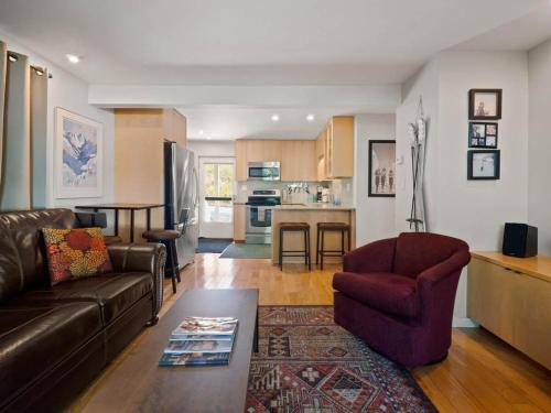 Relaxing 2 Bedroom steps from Vail Resort in Vail, USA