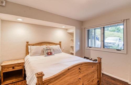 Modernized 2 Bedroom minutes from Vail Resort in Vail, USA