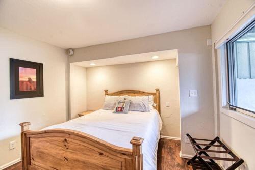Modernized 2 Bedroom minutes from Vail Resort in Vail, USA