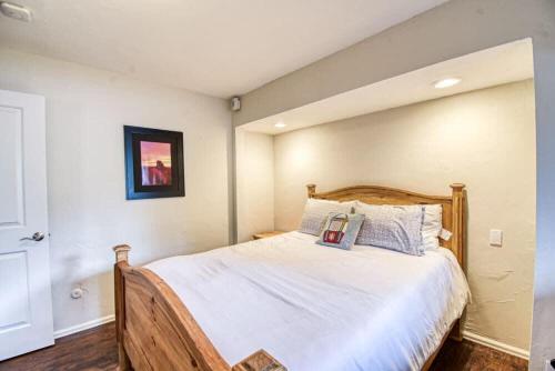 Modernized 2 Bedroom minutes from Vail Resort in Vail, USA