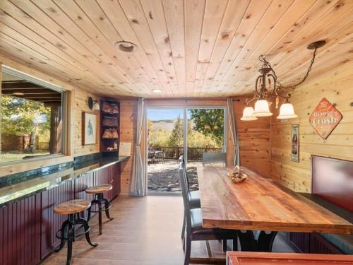 Granby river access 4br fishing cabin in Granby, USA