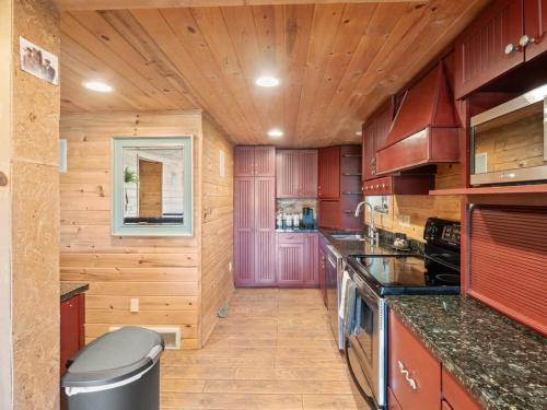 Granby river access 4br fishing cabin in Granby, USA