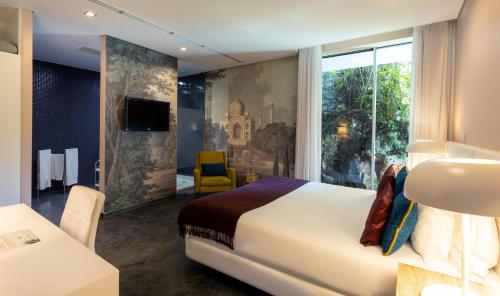 Double Room image 6
